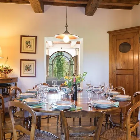 Villa Il Vecchio Ulivo 10 *