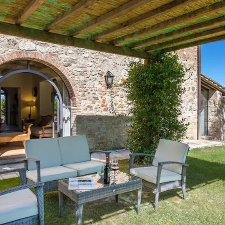 Villa Il Vecchio Ulivo 10 *