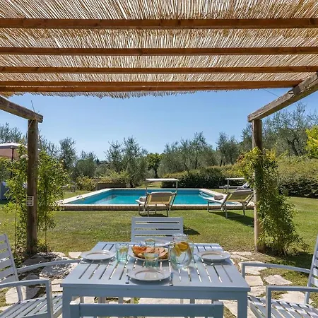 Villa Il Vecchio Ulivo 10 *