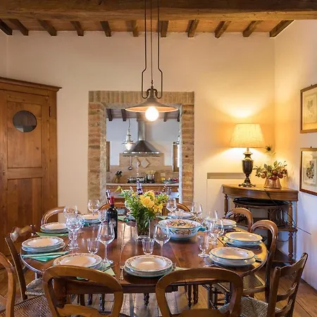 Villa Il Vecchio Ulivo 10 *